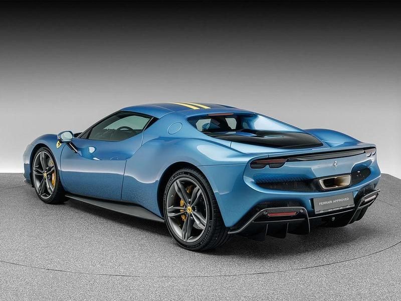 Gebraucht Ferrari 296 829 PS (609 kW) 2022 Blau Coupé