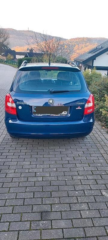 Blau Gebraucht 2013 Skoda Fabia Cool Edition Kombi | 2.300 € (Guter Preis) - Bild 1/4