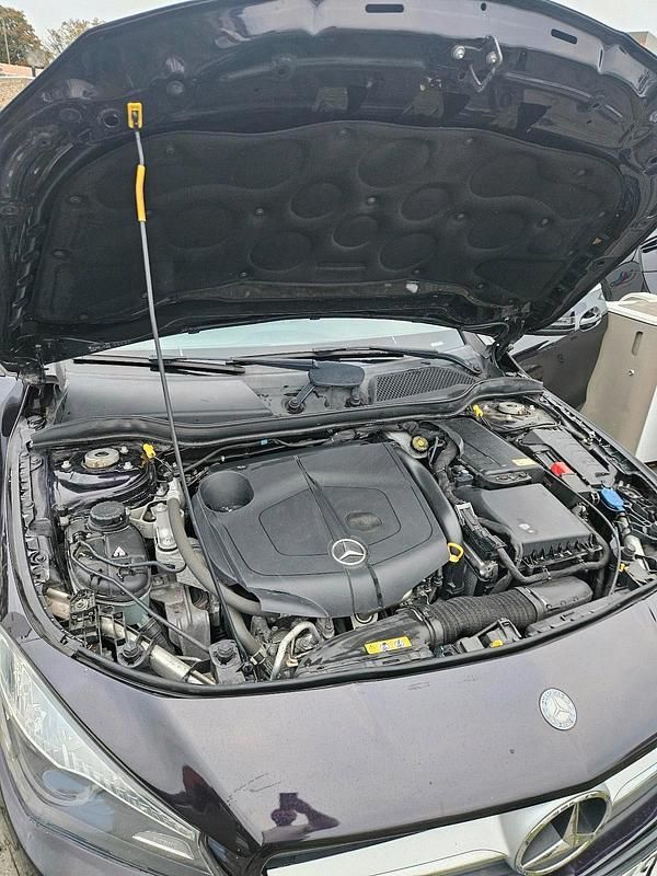 Gebraucht Mercedes CLA220 170 PS (125 kW) 2013 Violet Limousine