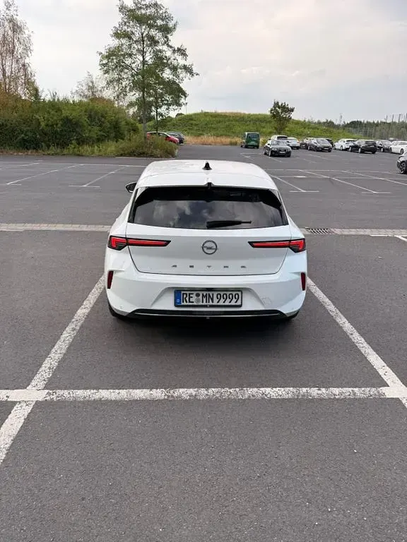 Gebraucht Opel Astra 131 PS (96 kW) 2023 Weiß Kleinwagen