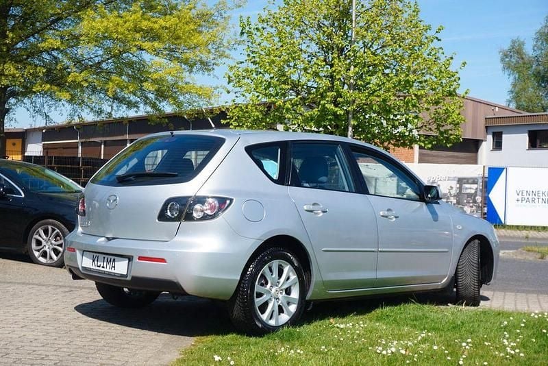 Second-hand Mazda 3 Active 105 CP (77 kW) 2007 Argintiu Berlinǎ