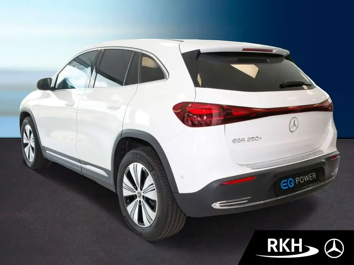 Gebraucht Mercedes EQA250+ Progressive 139 kW (190 PS) 2025 Weiß SUV