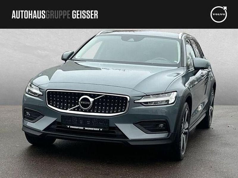 Thunder grey Gebraucht 2022 Volvo V60 CC Pro Kombi | 33.890 € (Guter Preis) - Bild 1/4