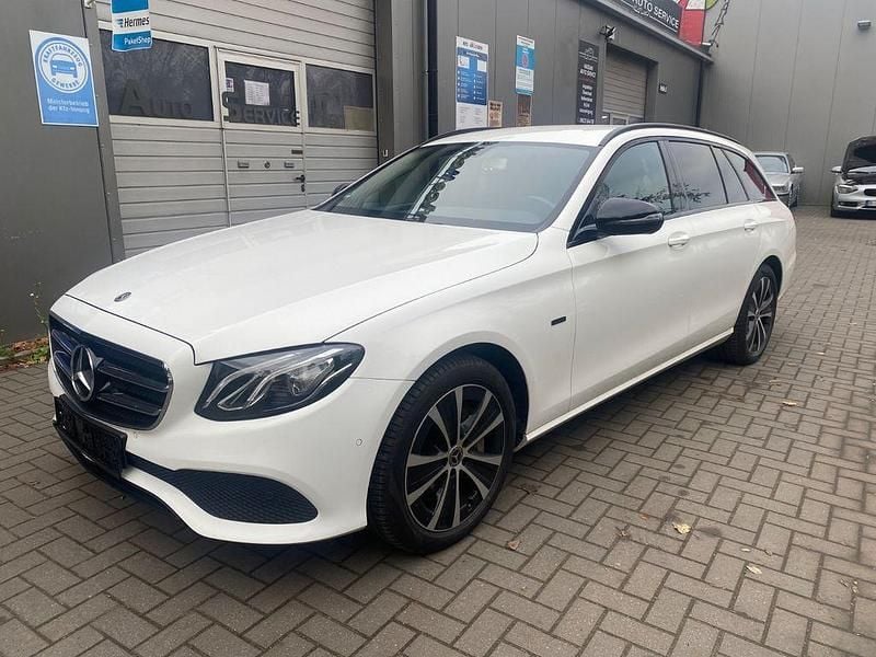 Weiß Gebraucht 2020 Mercedes E300 Kombi | 21.950 € (Guter Preis) - Bild 1/4