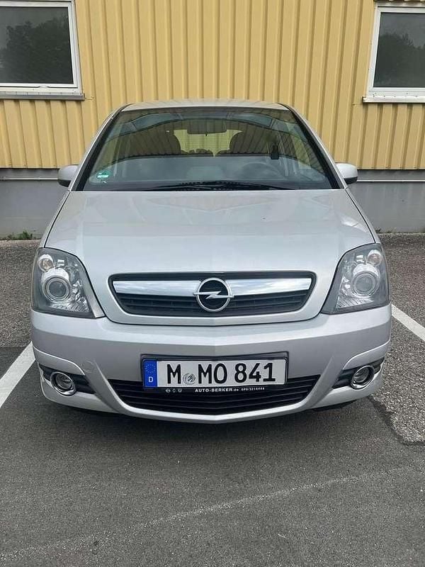 Silber Gebraucht 2009 Opel Meriva Innovation Van / Kleinbus | 3.600 € (Fairer Preis) - Bild 1/4
