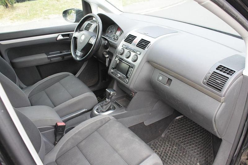 Gebraucht VW Touran Freestyle 105 PS (77 kW) 2010 Schwarz Van / Kleinbus