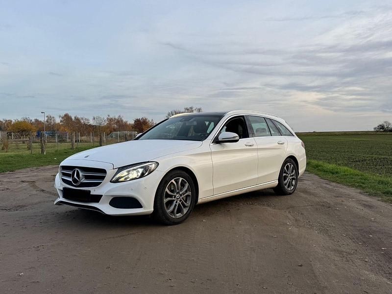 Weiß Gebraucht 2017 Mercedes C250 Avantgarde Kombi | 13.800 € (Guter Preis) - Bild 1/4