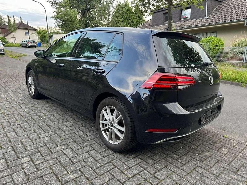 Schwarz Gebraucht 2019 VW Golf VII IQ Drive Limousine | 17.000 € (Guter Preis) - Bild 1/4