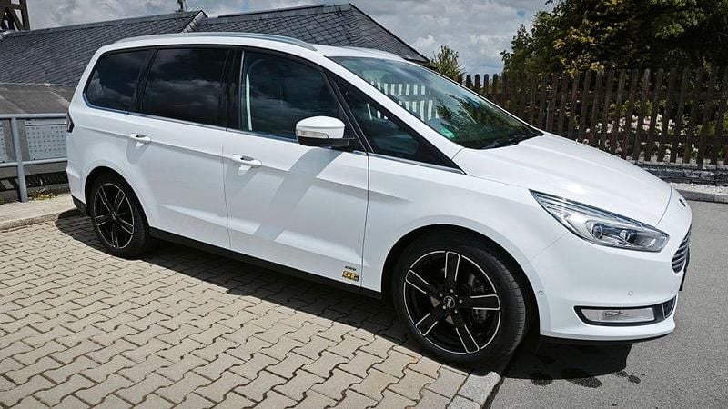 Gebraucht Ford Galaxy Titanium 179 PS (131 kW) 2017 Weiß Van / Kleinbus
