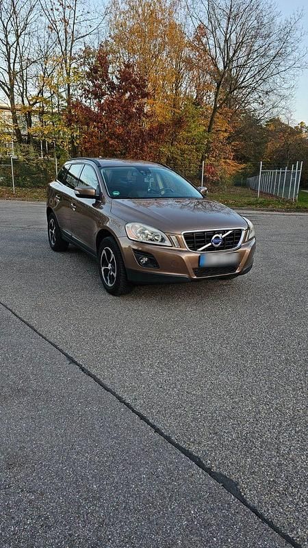Gebraucht Volvo XC60 Summum 175 PS (128 kW) 2010 Braun SUV