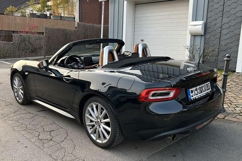 Gebraucht Fiat 124 Spider Lusso 140 PS (102 kW) 2018 Schwarz Cabrio