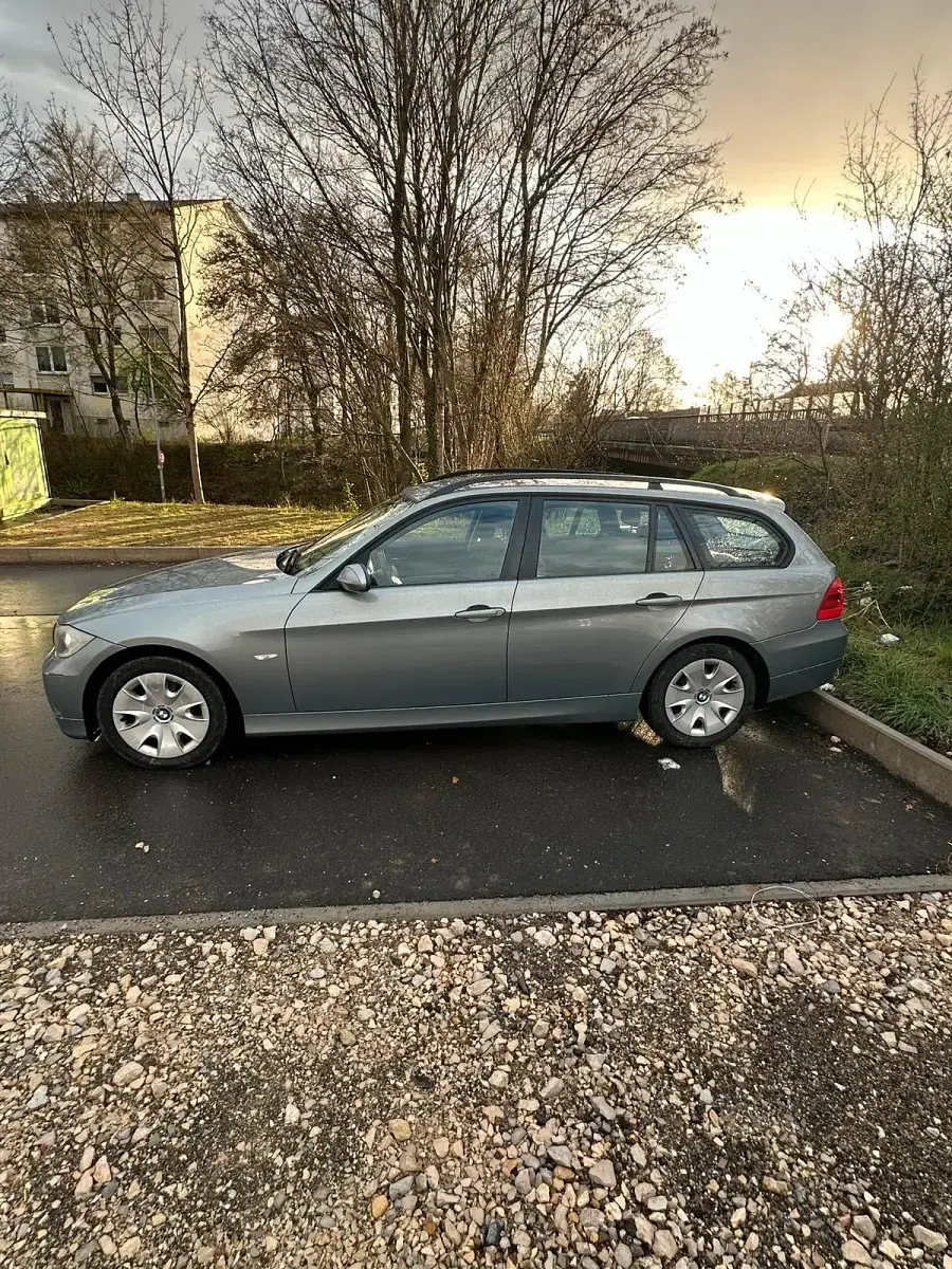 Gebraucht BMW 318 122 PS (89 kW) 2007 Grün Kombi