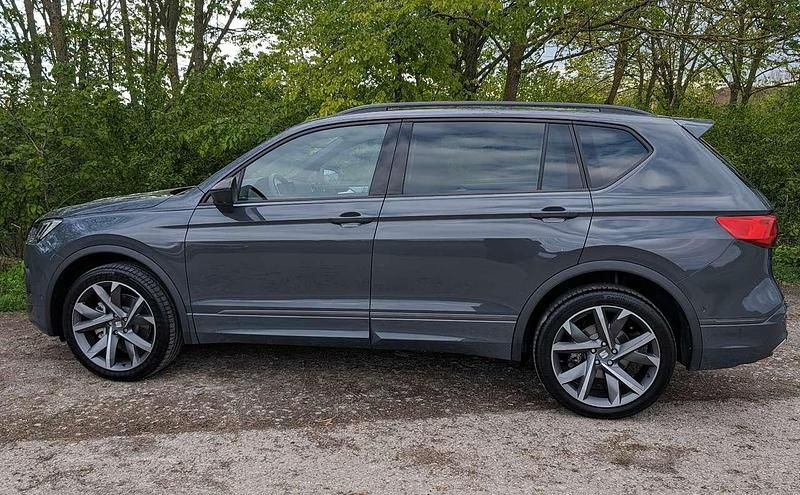 Grau Gebraucht 2024 Seat Tarraco 4Drive SUV | 41.500 € (Teuer) - Bild 1/4