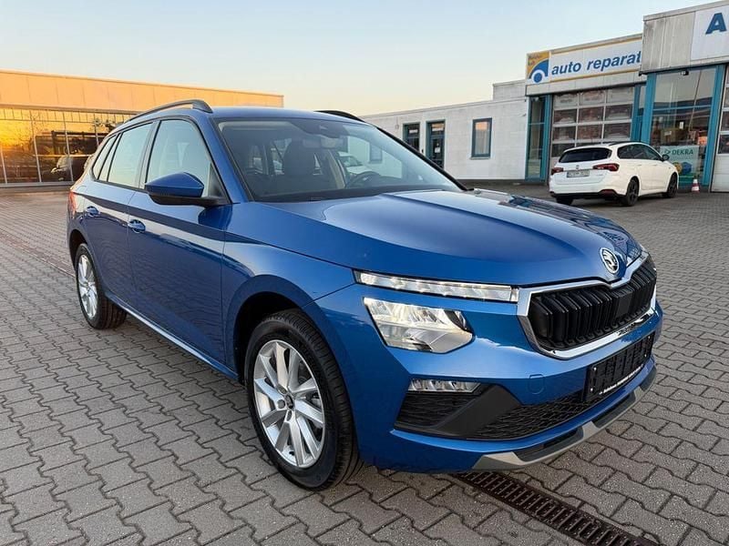 Neu Skoda Kamiq Selection 116 PS (85 kW) 2025 Blau SUV