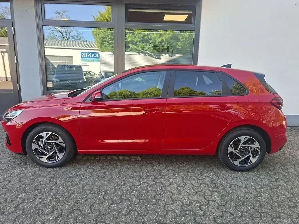 Neu Hyundai i30 GO! 150 PS (110 kW) 2026 Rot Limousine