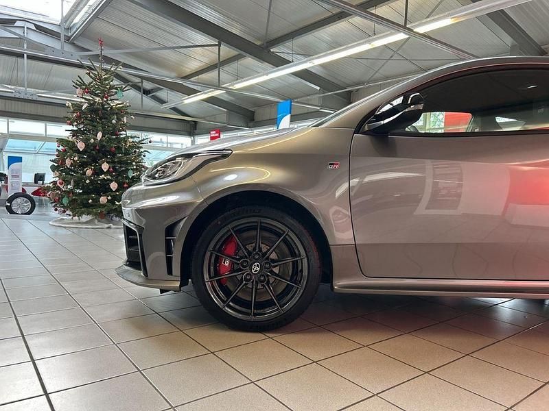 Neu Toyota Yaris 280 PS (205 kW) 2025 Grau