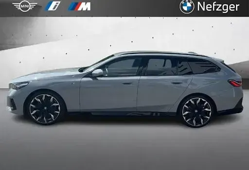 Gebraucht BMW 520 Comfort Edition 197 PS (144 kW) 2025 Grau Kombi