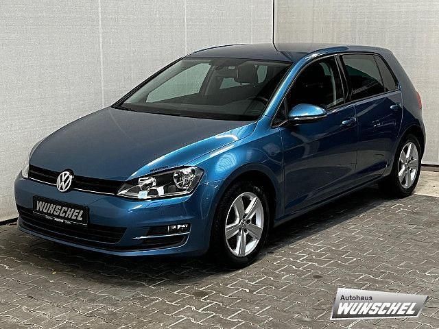 Blau Gebraucht 2013 VW Golf VII Comfortline Limousine | 9.755 € (Etwas zu teuer) - Bild 1/4