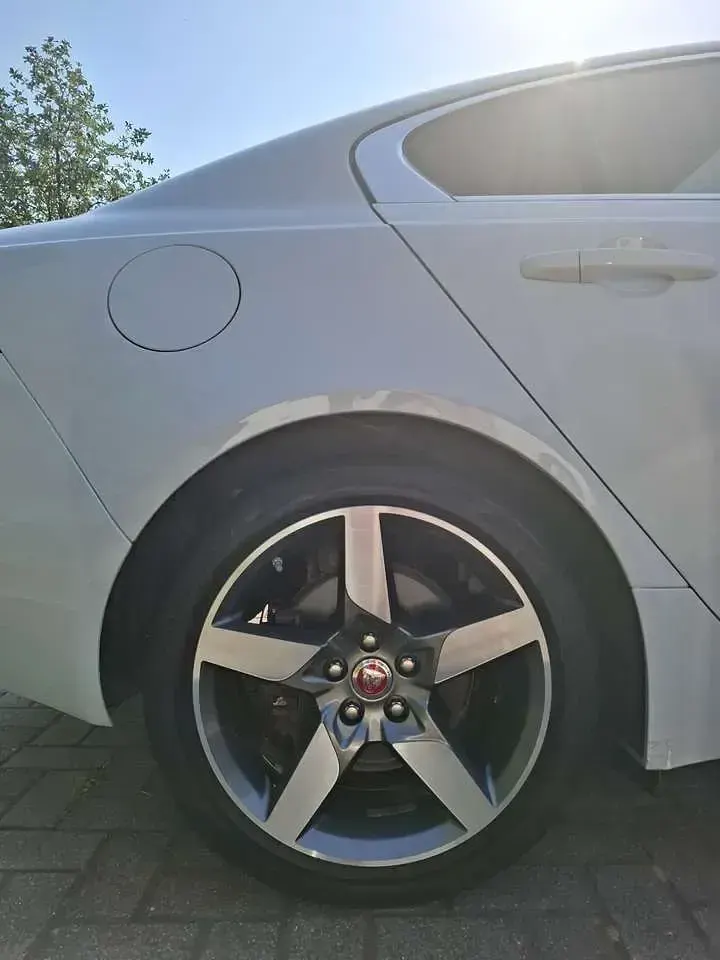 Gebraucht Jaguar XE Prestige 179 PS (131 kW) 2016 Weiß Limousine