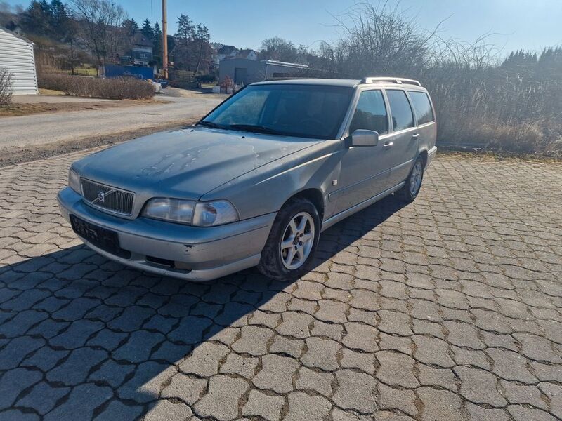 Silber Gebraucht 2000 Volvo V70 Kombi | 600 € (Superpreis) - Bild 1/4