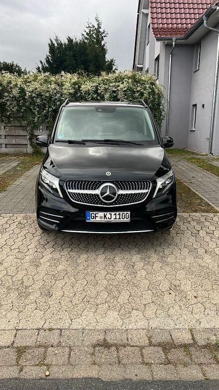 Schwarz Gebraucht 2020 Mercedes V300 Avantgarde Van / Kleinbus | 46.400 € (Fairer Preis) - Bild 1/4