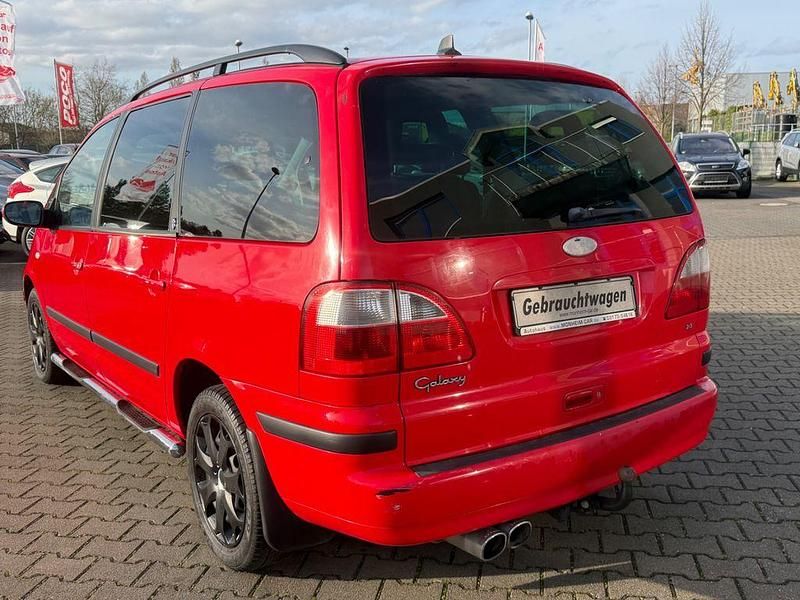 Gebraucht Ford Galaxy Ghia 140 PS (102 kW) 2003 Rot Van / Kleinbus