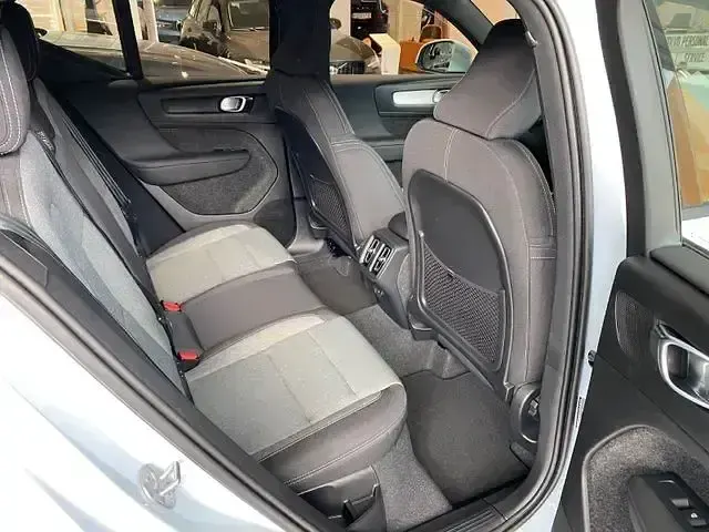 Gebraucht Volvo XC40 Core 129 PS (94 kW) 2024 Cloud blue SUV