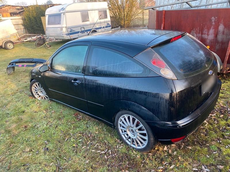 Gebraucht Ford Focus ST 173 PS (127 kW) 2002 Schwarz Kleinwagen