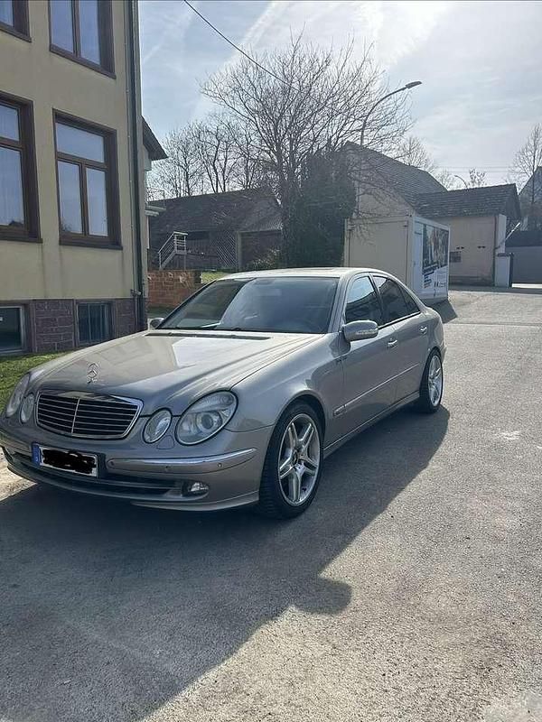 Gebraucht Mercedes E350 Avantgarde 272 PS (200 kW) 2005 Limousine