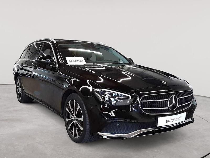 Schwarz Gebraucht 2022 Mercedes E300 Avantgarde Kombi | 32.990 € (Etwas zu teuer) - Bild 1/4