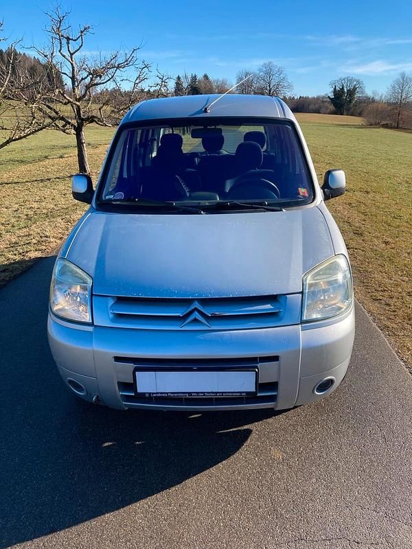 Gebraucht Citroën Berlingo 90 PS (66 kW) 2007 Silber Van / Kleinbus