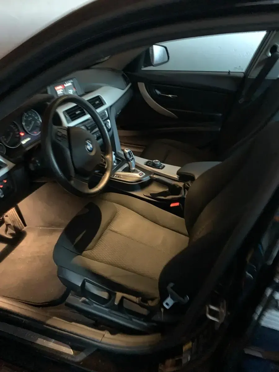 Gebraucht BMW 330e 258 PS (189 kW) 2017 Schwarz Limousine