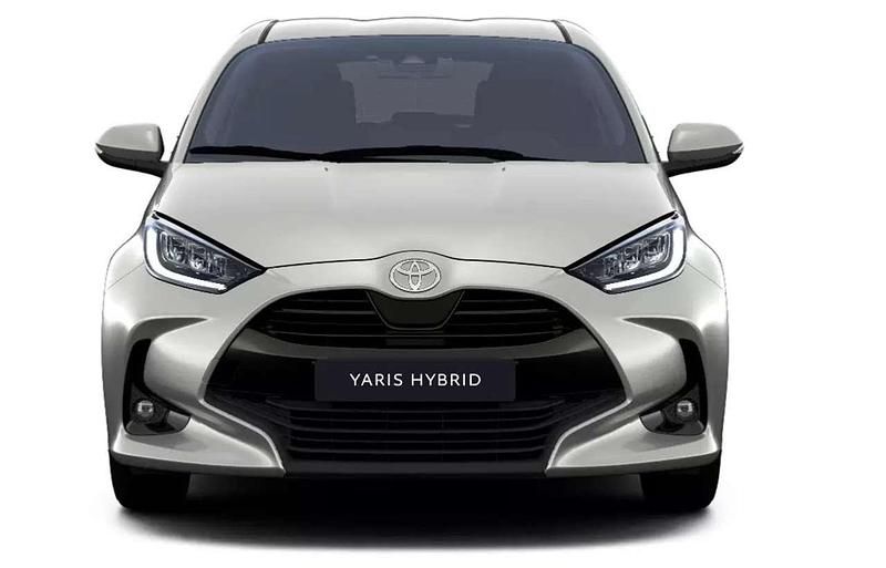 Neu Toyota Yaris Hybrid Comfort 116 PS (85 kW) 2025 Shimmering silver metallic Kleinwagen