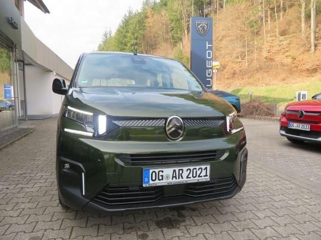 Neu Citroën Berlingo 131 PS (96 kW) 2026 Gruen Van / Kleinbus