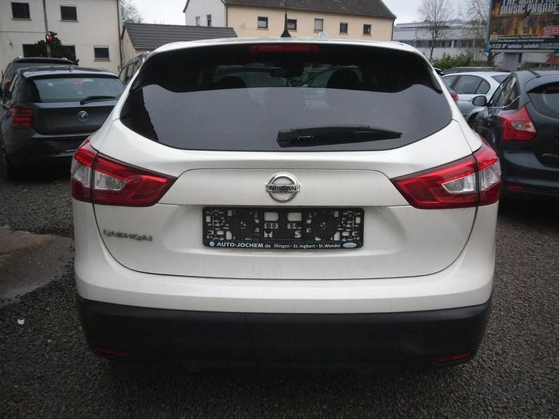 Gebraucht Nissan Qashqai 360º 163 PS (119 kW) 2015 Weiß SUV