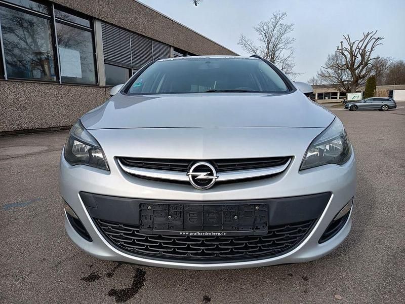 Gebraucht Opel Astra Edition 110 PS (80 kW) 2013 Silber Kombi