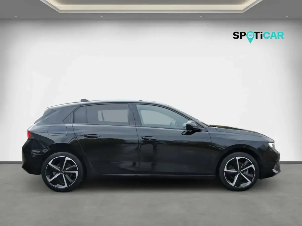Gebraucht Opel Astra 131 PS (96 kW) 2024 Karbon schwarz metallic Limousine