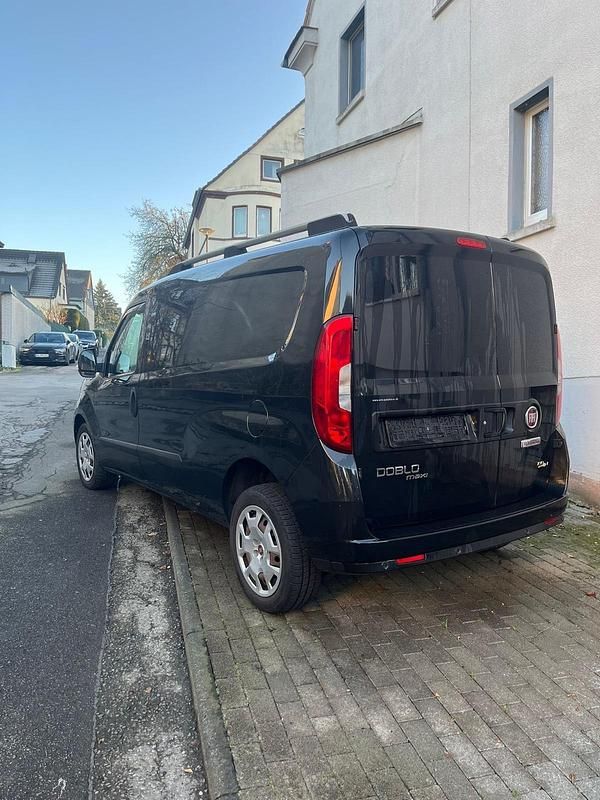 Schwarz Gebraucht 2015 Fiat Doblò Van / Kleinbus | 4.990 € (Superpreis) - Bild 1/4