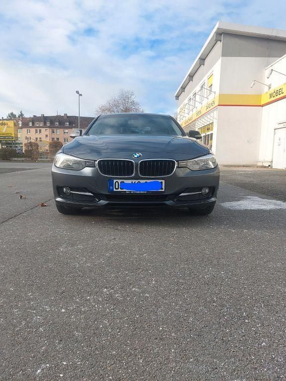 Gebraucht BMW 316 Sport Line 136 PS (100 kW) 2013 Grau Limousine
