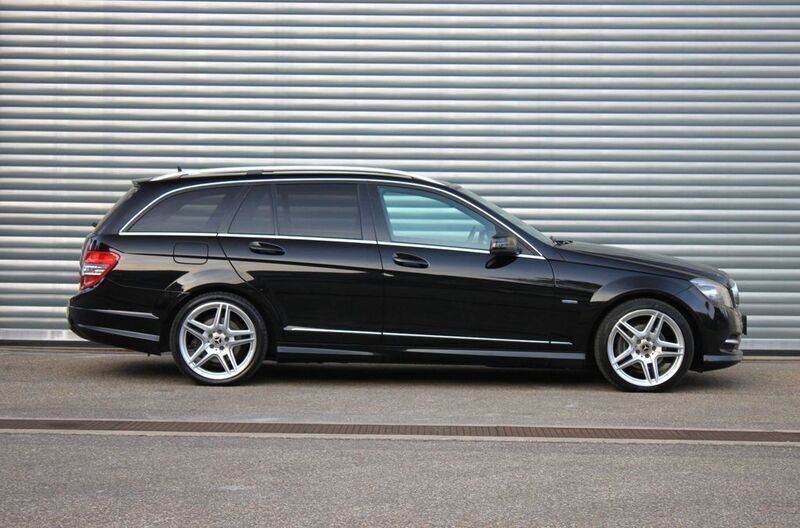 Schwarz Gebraucht 2010 Mercedes C250 Avantgarde Limousine | 7.700 € (Fairer Preis) - Bild 1/4