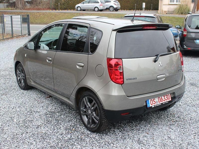 Gebraucht Mitsubishi Colt 95 PS (69 kW) 2010 Beige Kleinwagen