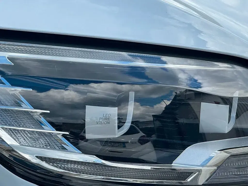 Gebraucht Renault Scénic IV Bose Edition 131 PS (96 kW) 2018 Weiss qnc+schwarz gne Van / Kleinbus
