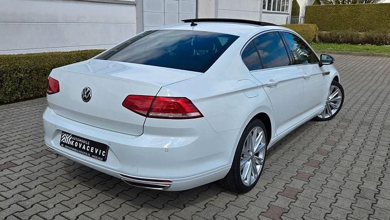 Gebraucht VW Passat R-line 150 PS (110 kW) 2017 Weiß Limousine