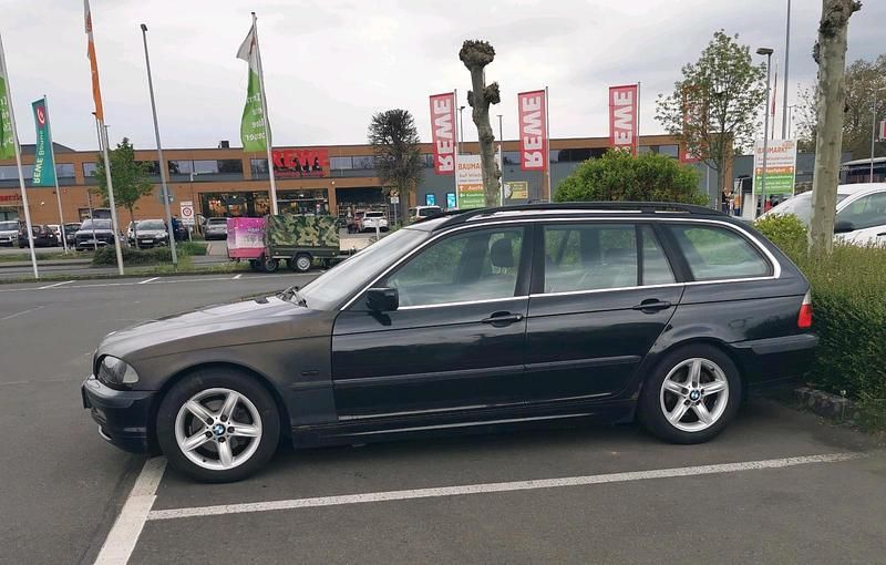 Second-hand BMW 320 150 CP (110 kW) 2000 Negru Break