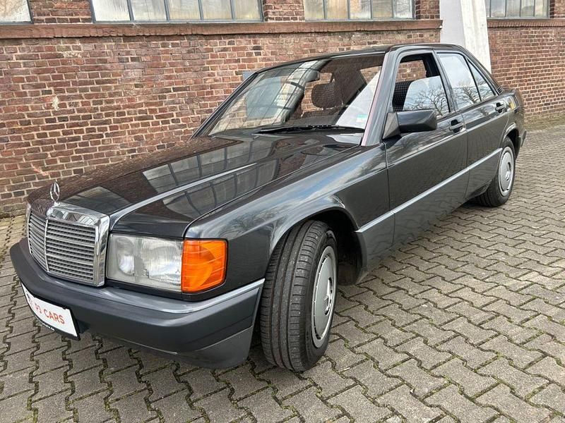 Gebraucht Mercedes 190 122 PS (89 kW) 1992 Schwarz Limousine