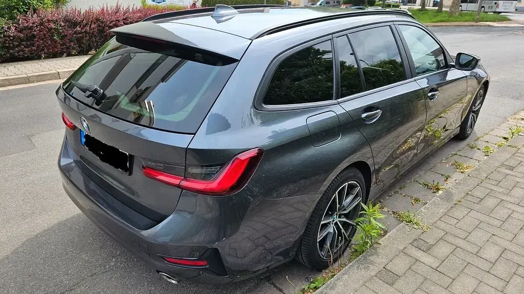 Gebraucht BMW 320 190 PS (139 kW) 2020 Grau Kombi