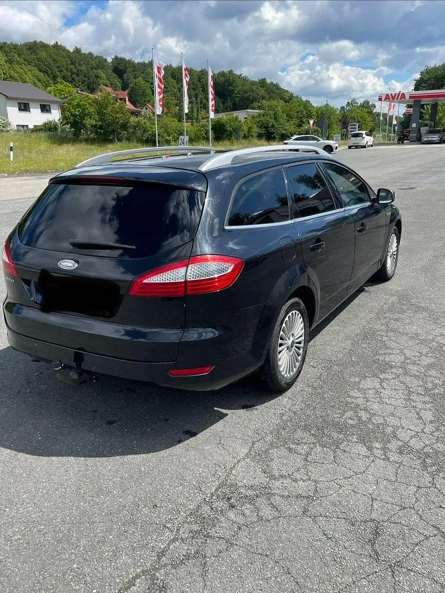 Gebraucht Ford Mondeo Titanium 140 PS (102 kW) 2009 Schwarz Limousine