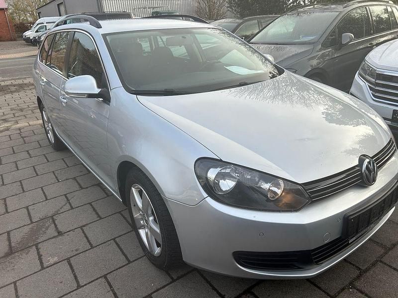Gebraucht VW Golf VI Comfortline 122 PS (89 kW) 2011 Silber Kleinwagen