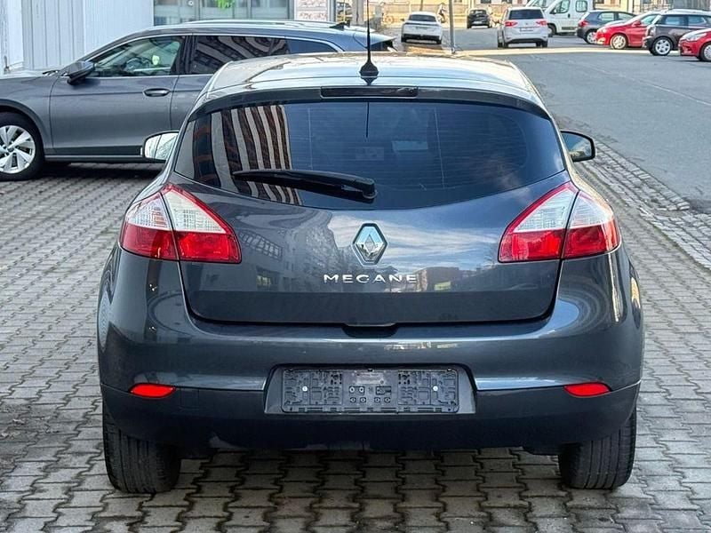 Gebraucht Renault Mégane 101 PS (74 kW) 2011 Grau Limousine