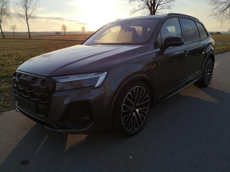 Daytonagrau metallic Neu 2024 Audi Q7 S-Line SUV | 91.579 € (Teuer) - Bild 1/4